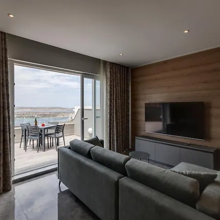 アパート Lovely Penthouse In Mellieha-seaview By Homely