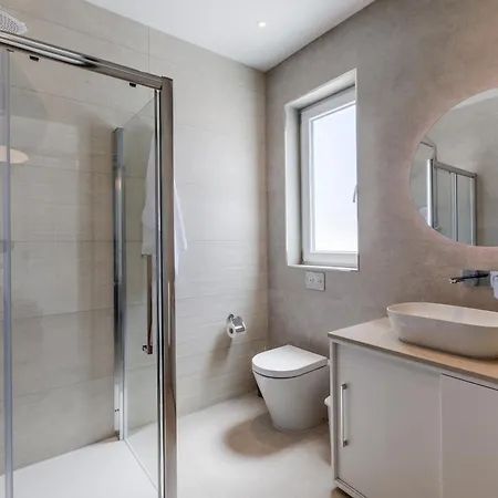 Lovely Penthouse In Mellieha-seaview By Homely * Mellieħa