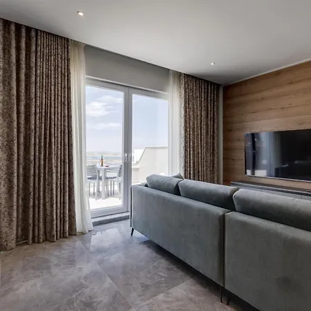 Lovely Penthouse In Mellieha-seaview By Homely المليحة